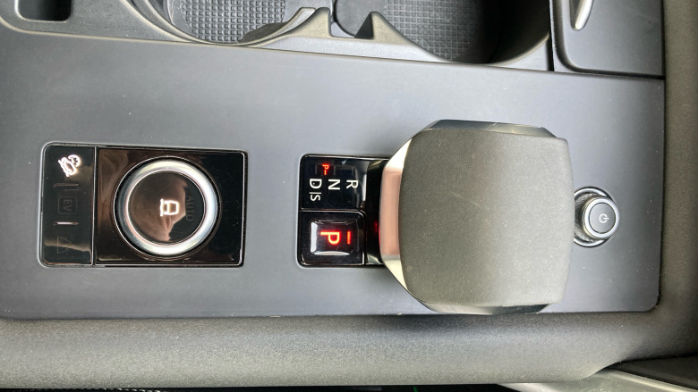 Land Rover Discovery 3.0 D300 Dynamic SE 5dr Auto Diesel Station Wagon